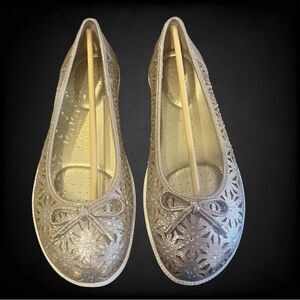 New In Box Kenneth Cole Reaction Soft Gold Flats Row-Ing 2, Size 9 Medium